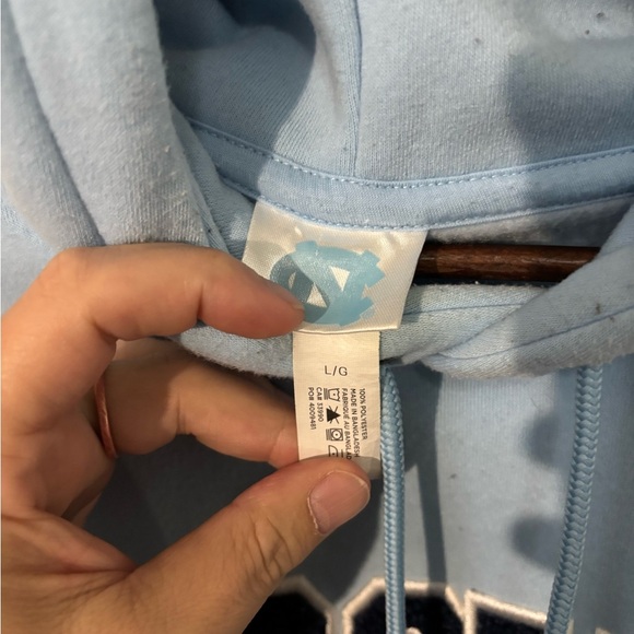 Carolina Tar Heels Light Blue Hoodie - Picture 2 of 3